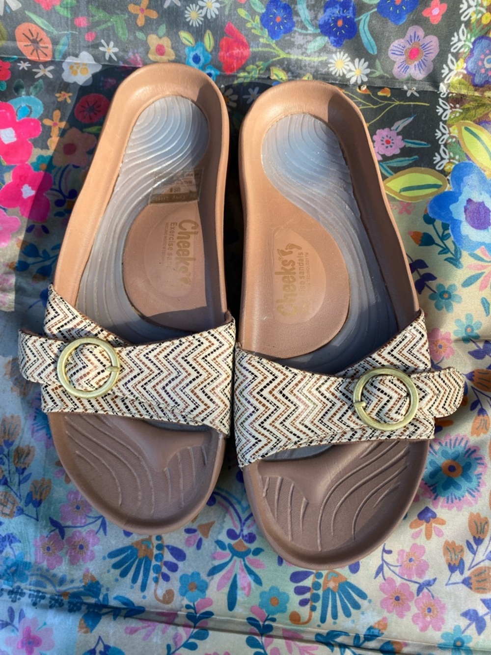 Cheeks by Naturalizer Tan Slide Sandals with Gold Ring Accent size 8
SAN-16